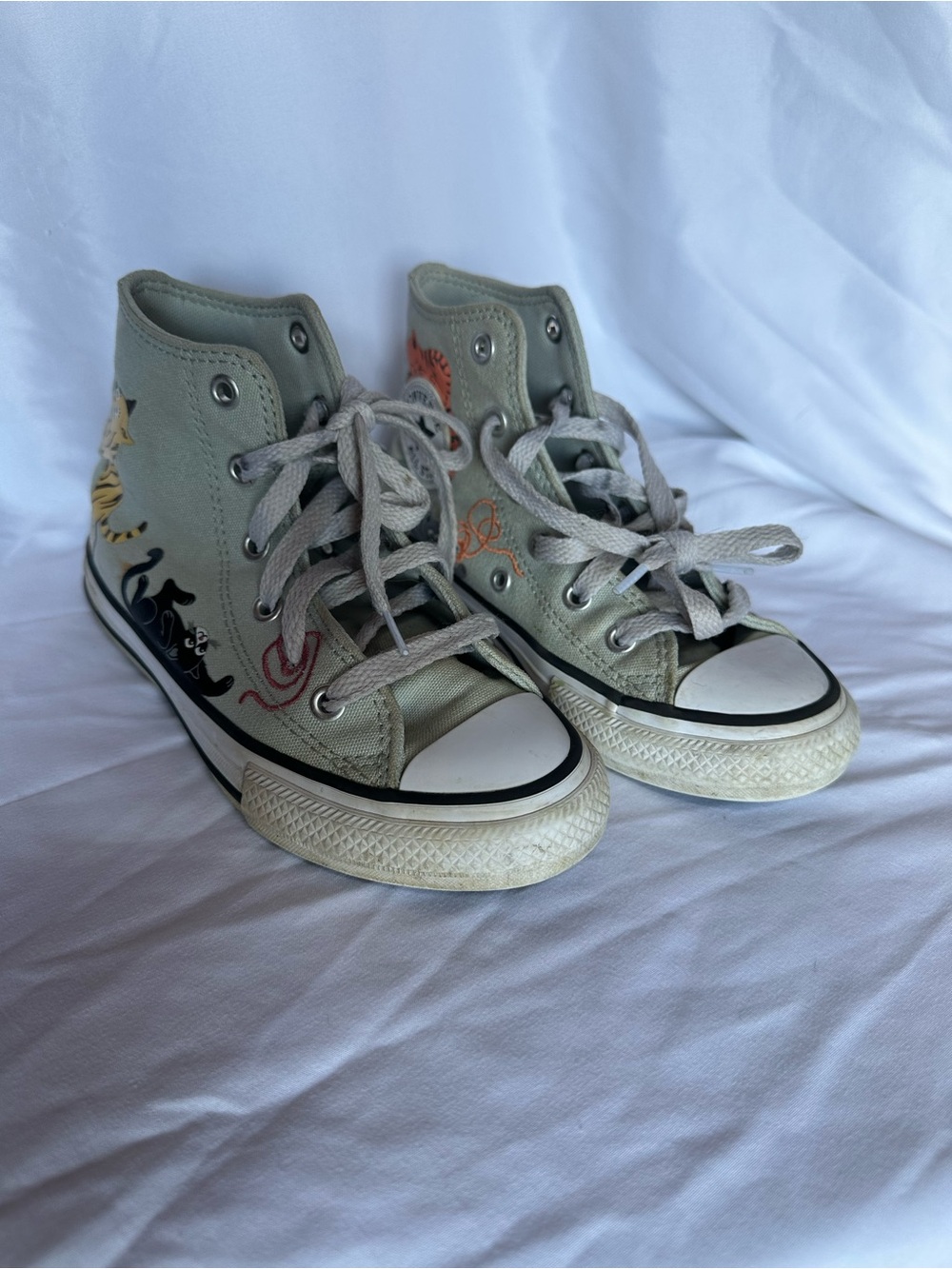 Converse Kids gray High-Top Sneakers with Colorful Cat Motifs